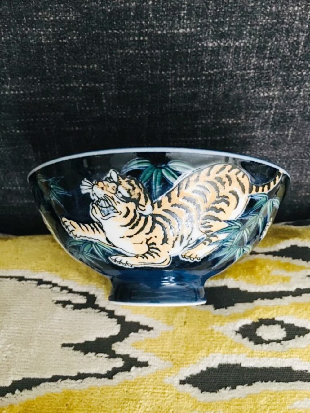 Mino ware Japanese Ceramic Rice Bowl Crouching Tiger Blue made in Japan NWOT #1